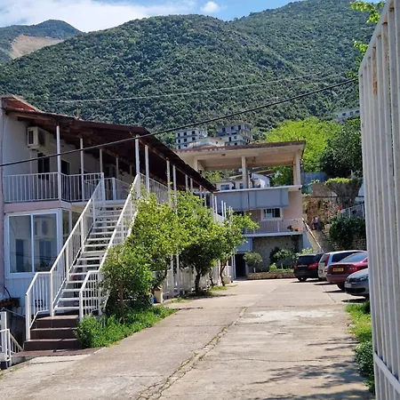 Renato & * Vlorë